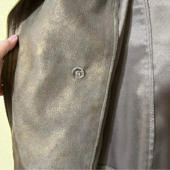 CHICOS Tan Gold Shimmer Moto Metallic Jacket Gold Zipper Size 1P (Medium 8P) - Picture 6 of 10